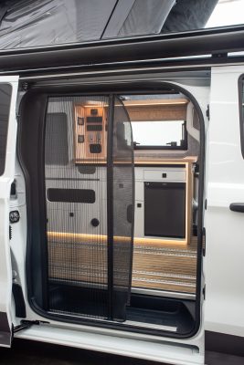 Fenster und Seitentüren mit integriertem Fliegengitter